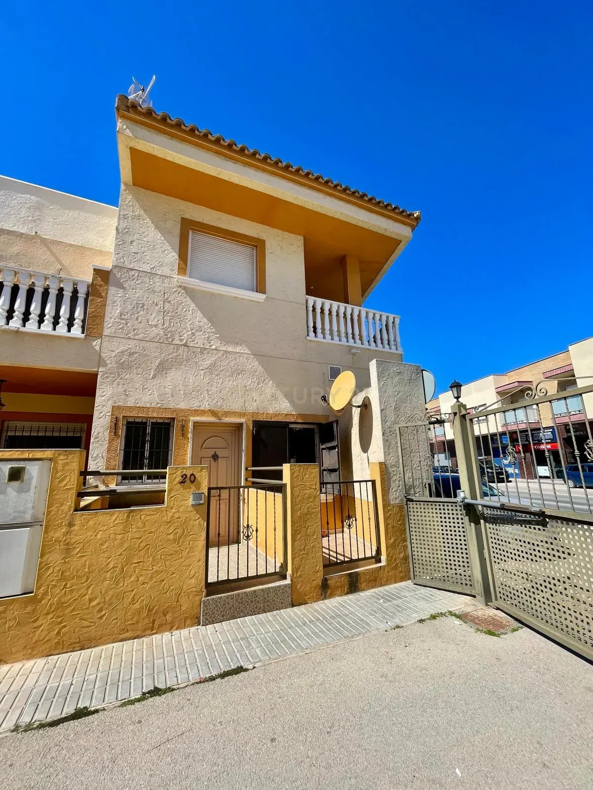 Duplex Moderno com Terraço e Varanda em Alacant/Alicante - Image 1